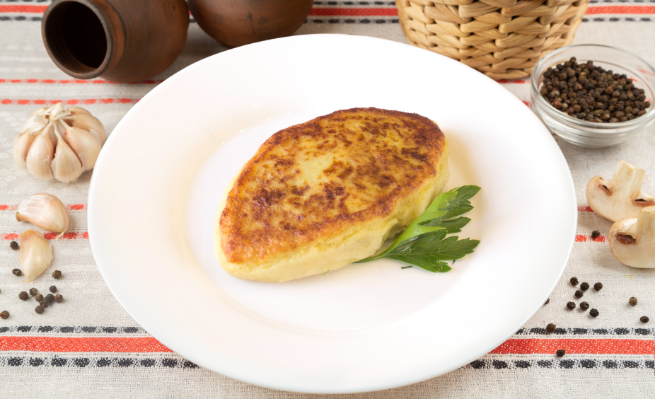 Пирожок картофельный с мясом