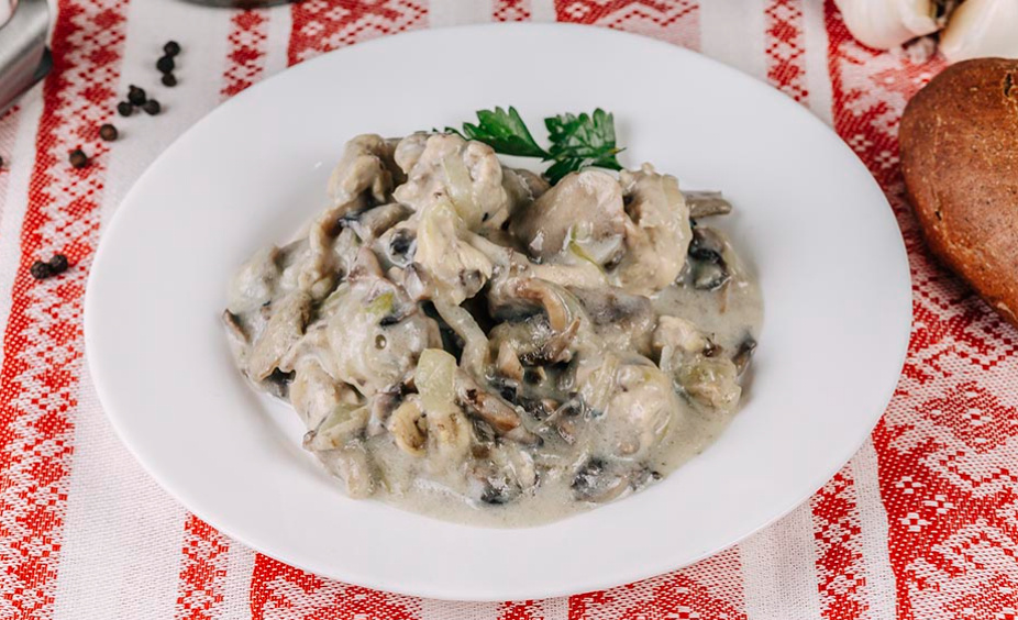 Фрикасе из цыплёнка с грибами